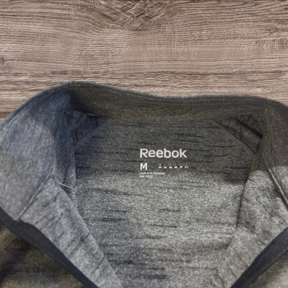 NWOT Reebok Charcoal & Black Medium Women’s Quarter-Zip Long Sleeve Pullover - Picture 3 of 4